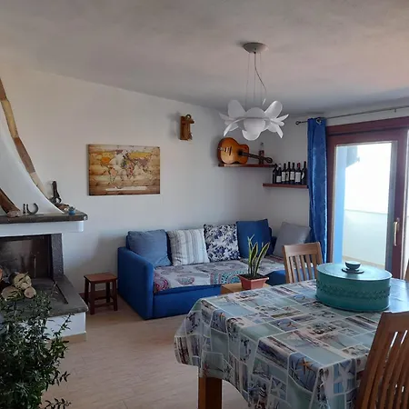 Cara A' Mari Apartment *